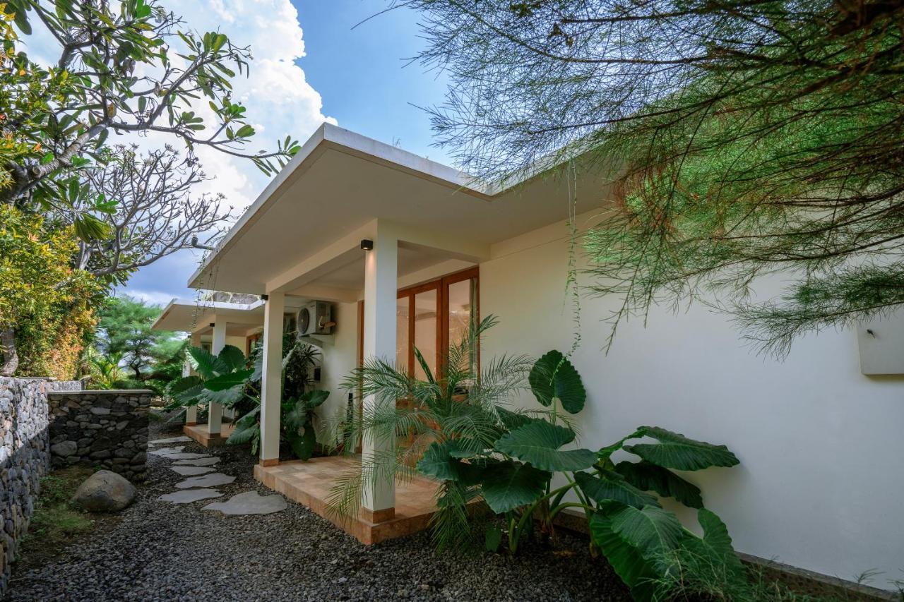 Bukit Barat Sumberkima Villa *