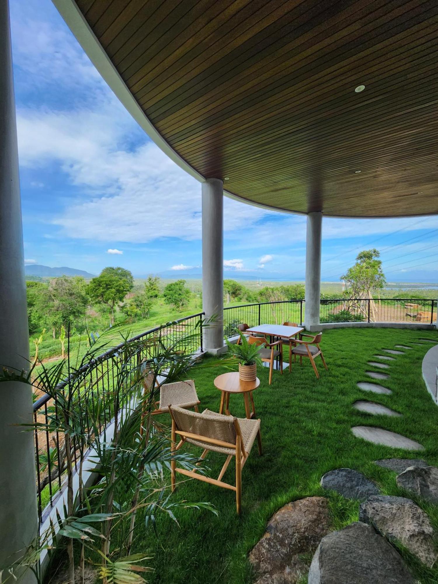 Villa Bukit Barat Sumberkima